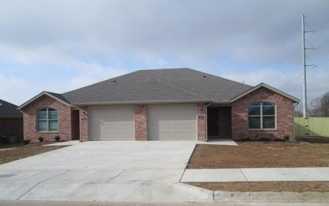 102 Foxglove St - Photo 1 of 1