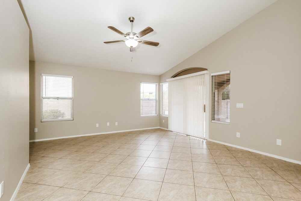 20015 N 22nd Pl - Photo 3 of 16