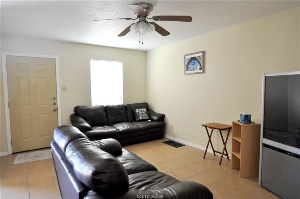 807 Llano Pl - Photo 3 of 9