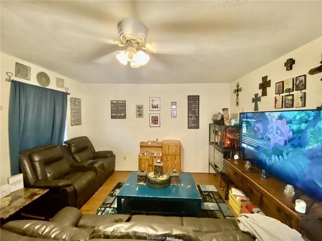 403 Park Rd #A - Photo 4 of 14