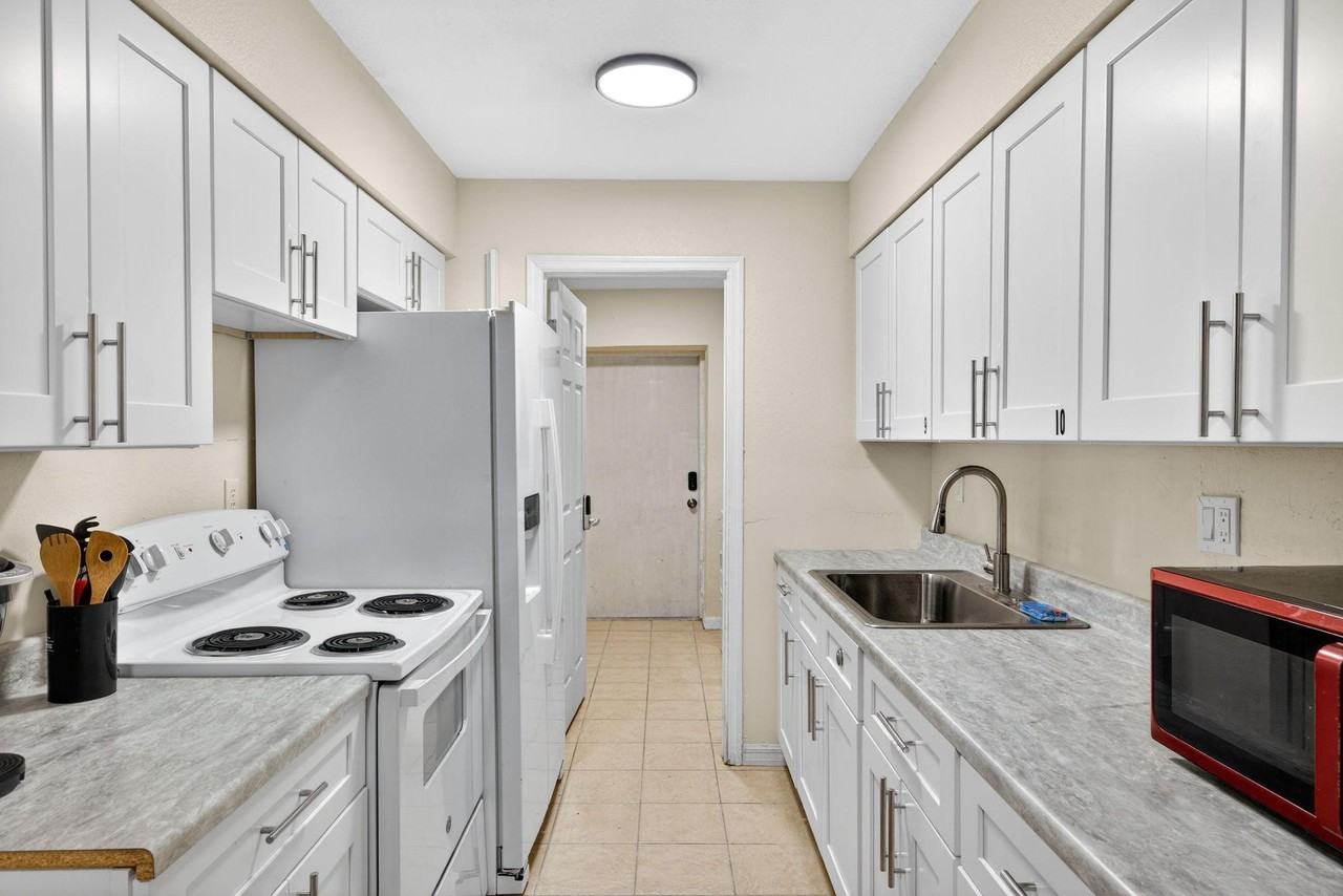 Aquarius Ct - Photo 2 of 12