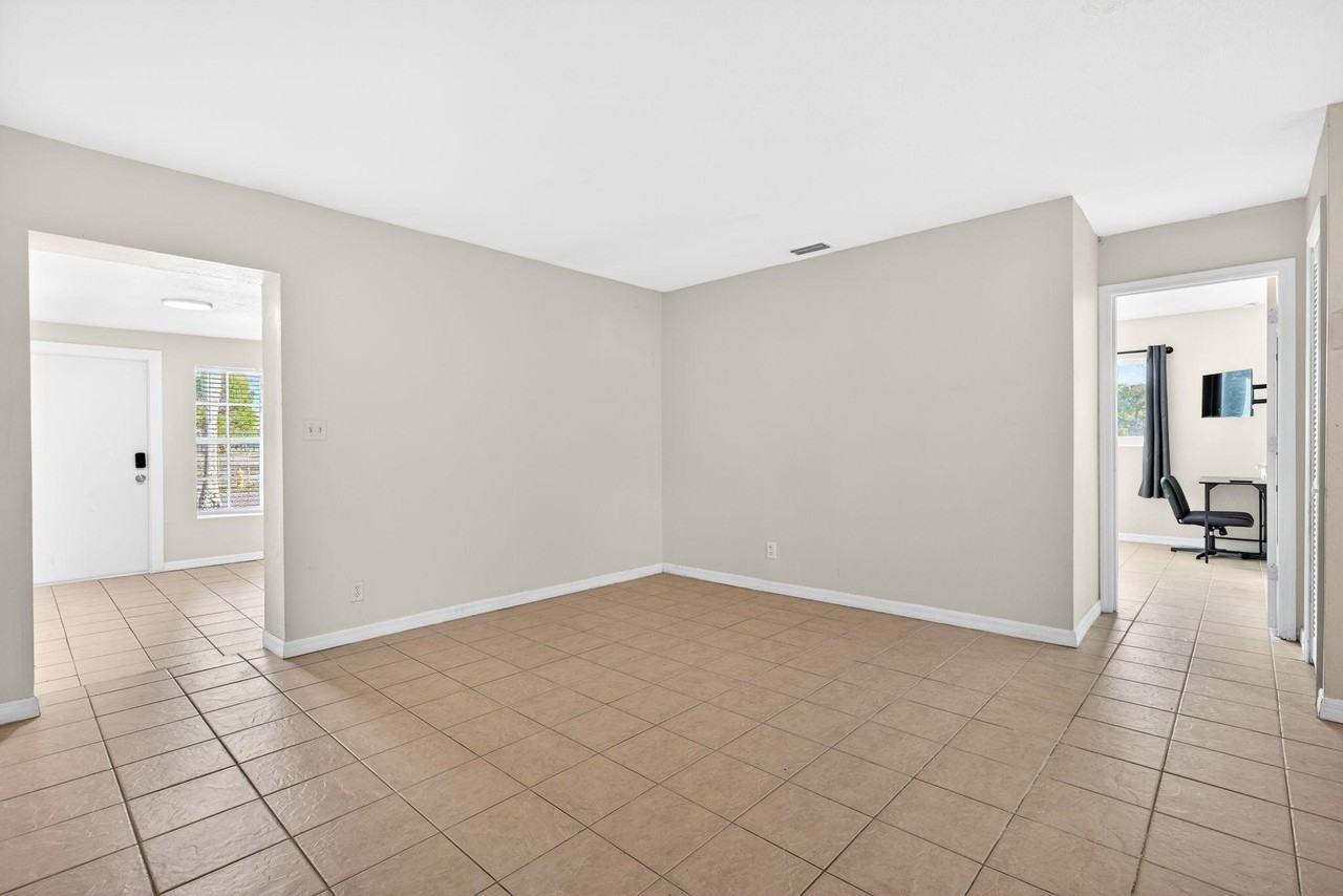 Aquarius Ct - Photo 6 of 12