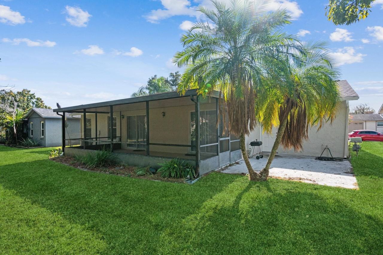 Loretta Ln - Photo 4 of 11