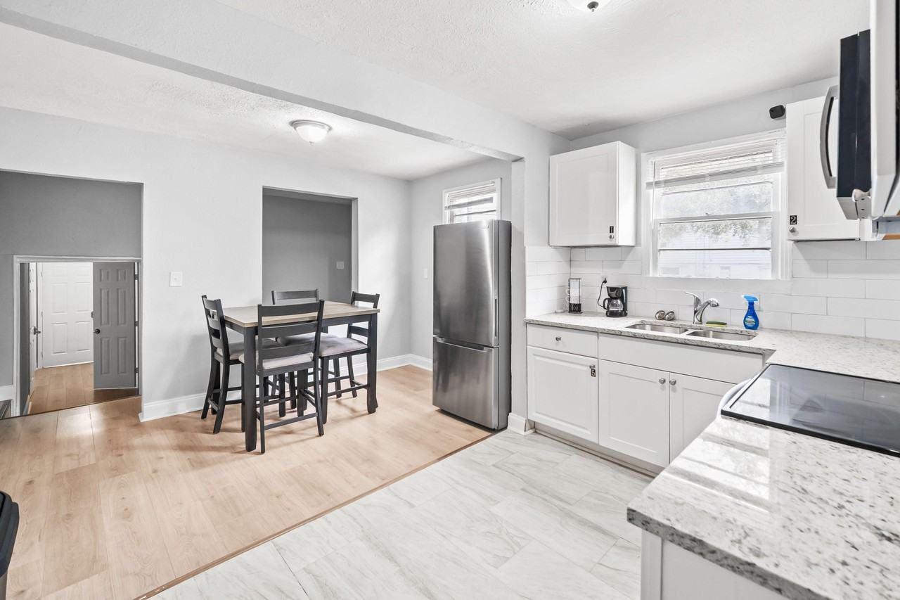 W 11th St - Photo 3 of 14