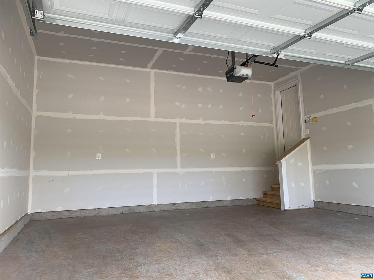 758 Round Hill Dr - Photo 4 of 23