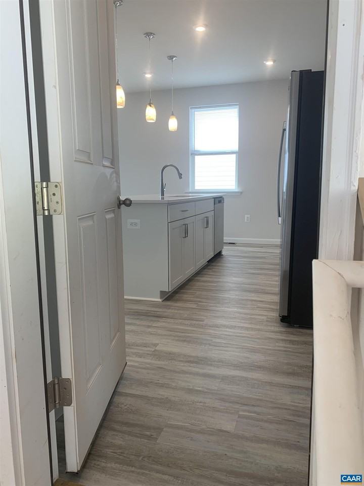 758 Round Hill Dr - Photo 5 of 23