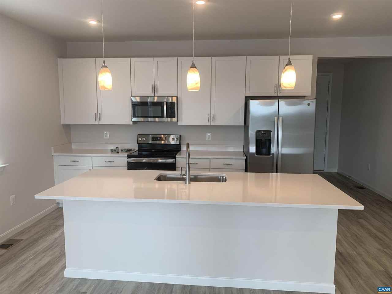 758 Round Hill Dr - Photo 6 of 23