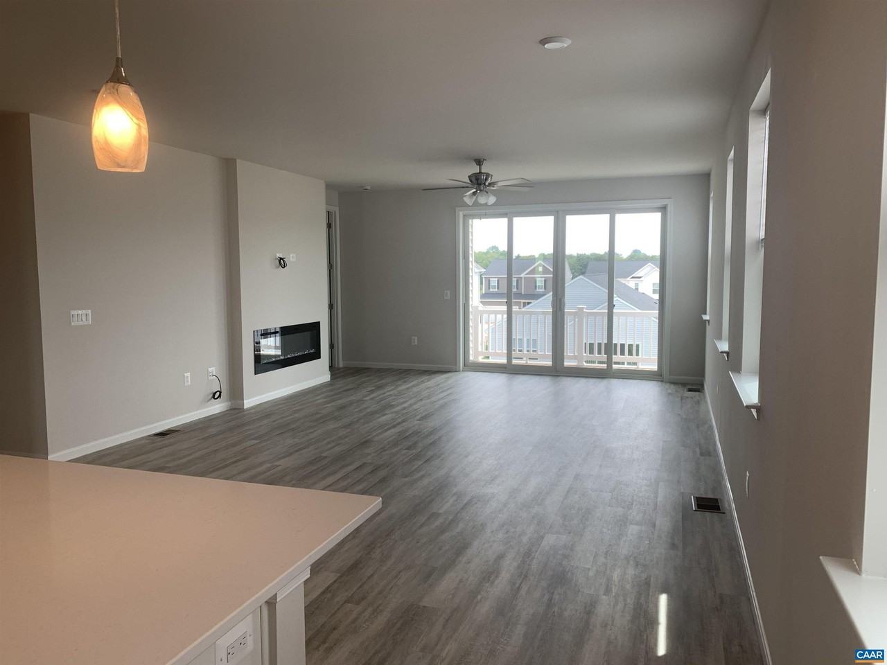 758 Round Hill Dr - Photo 7 of 23