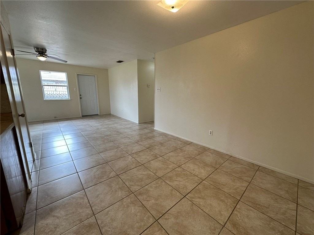 2123 Zephyr Cir - Photo 3 of 29