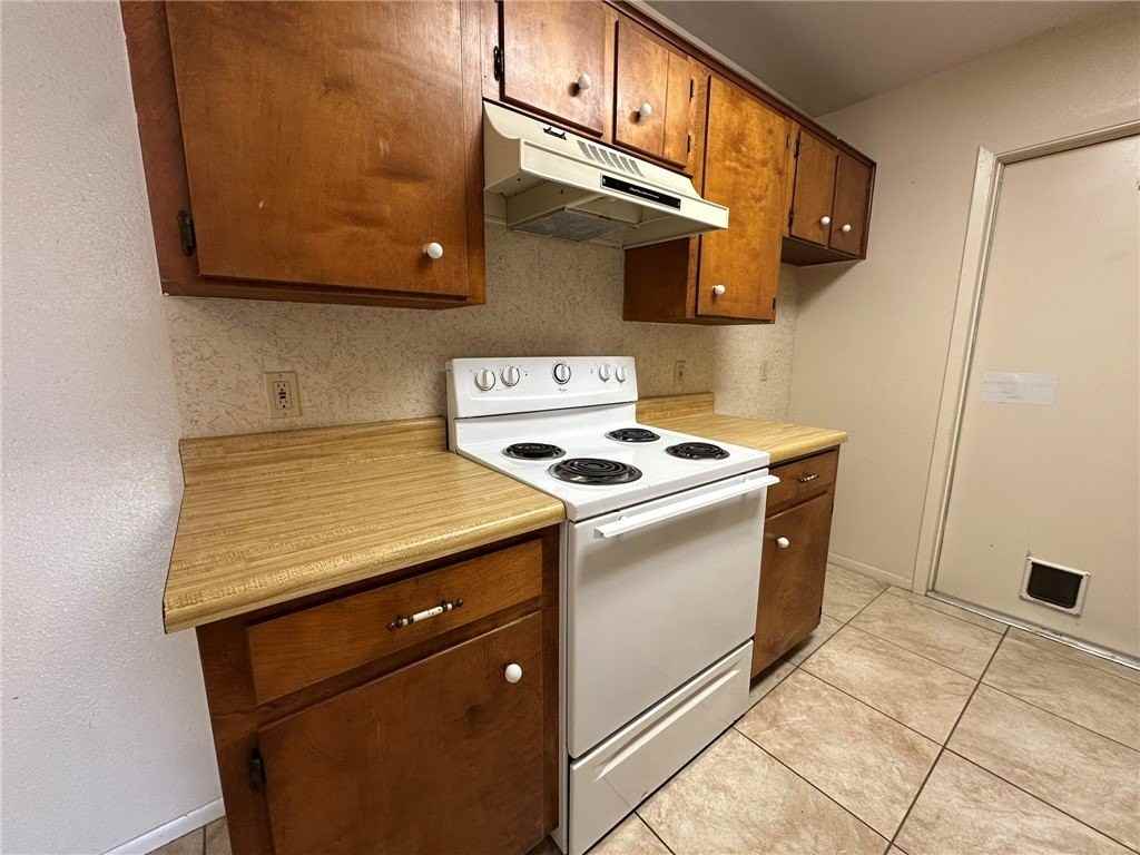 2123 Zephyr Cir - Photo 6 of 29