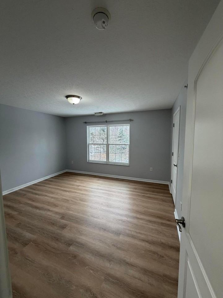 7774 Essex Gate Dr S - Photo 5 of 38