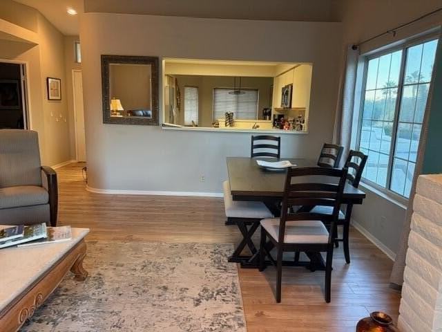 726 Vista Lago Dr N - Photo 2 of 28