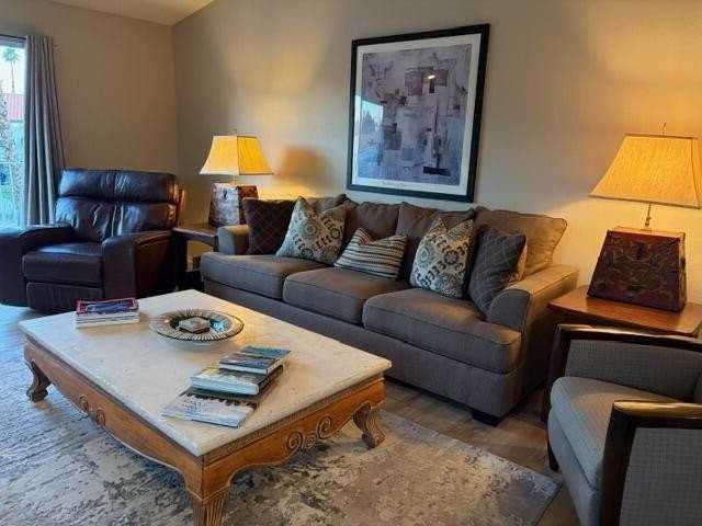 726 Vista Lago Dr N - Photo 5 of 28