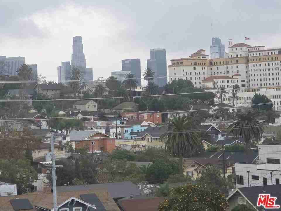 N La Fayette Park Pl - Photo 3 of 13