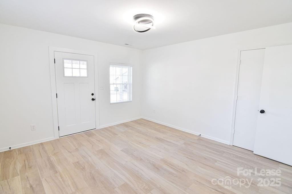 518 Denver St - Photo 2 of 13