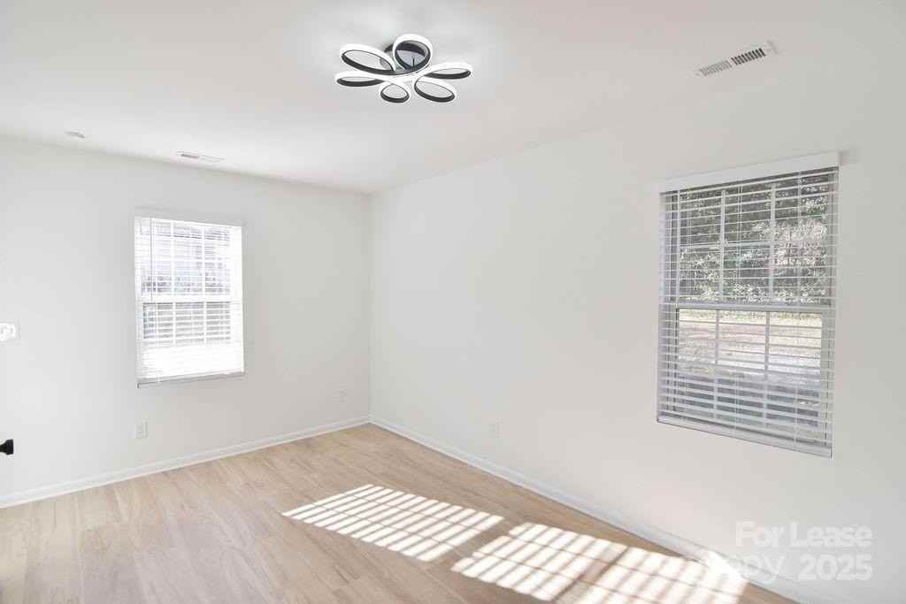 518 Denver St - Photo 3 of 13