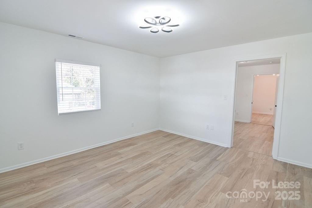 520 Denver St - Photo 3 of 14