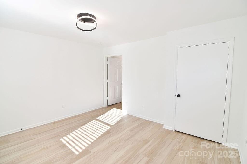 520 Denver St - Photo 5 of 14