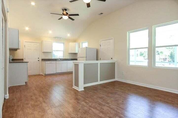 514 Bank St - Photo 2 of 9