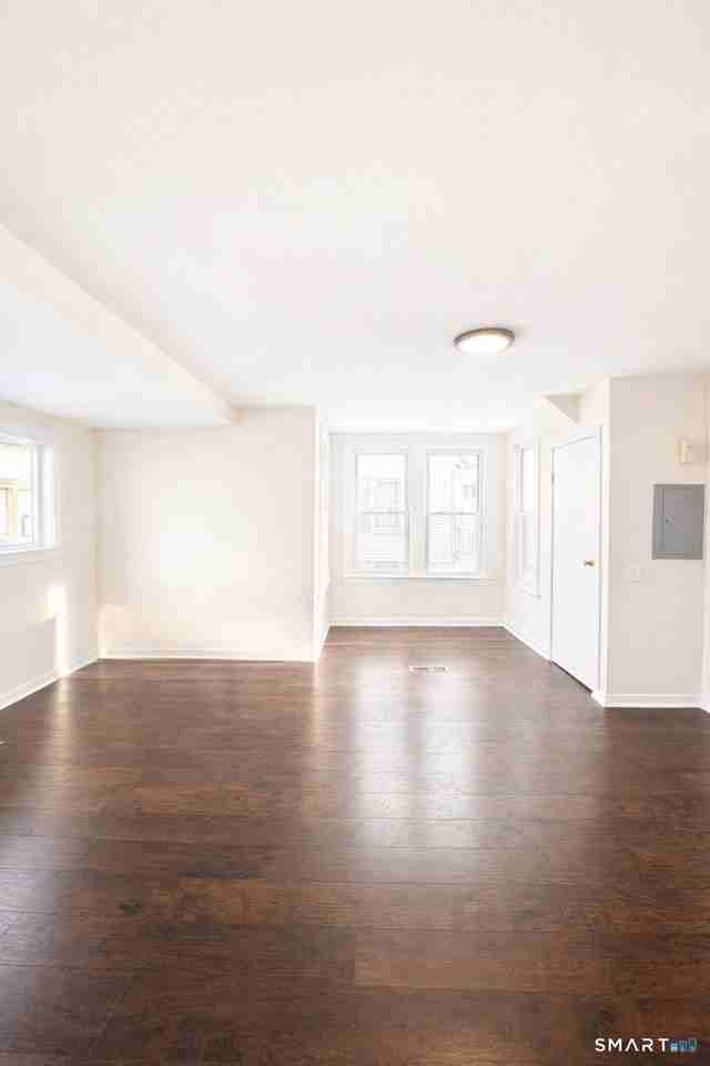 9 Winfield St #1 - Photo 3 of 9