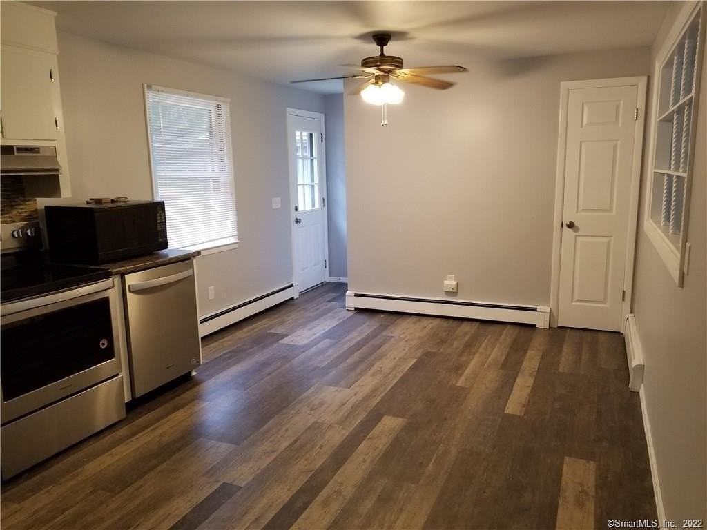 149 Buddington Rd - Photo 6 of 20