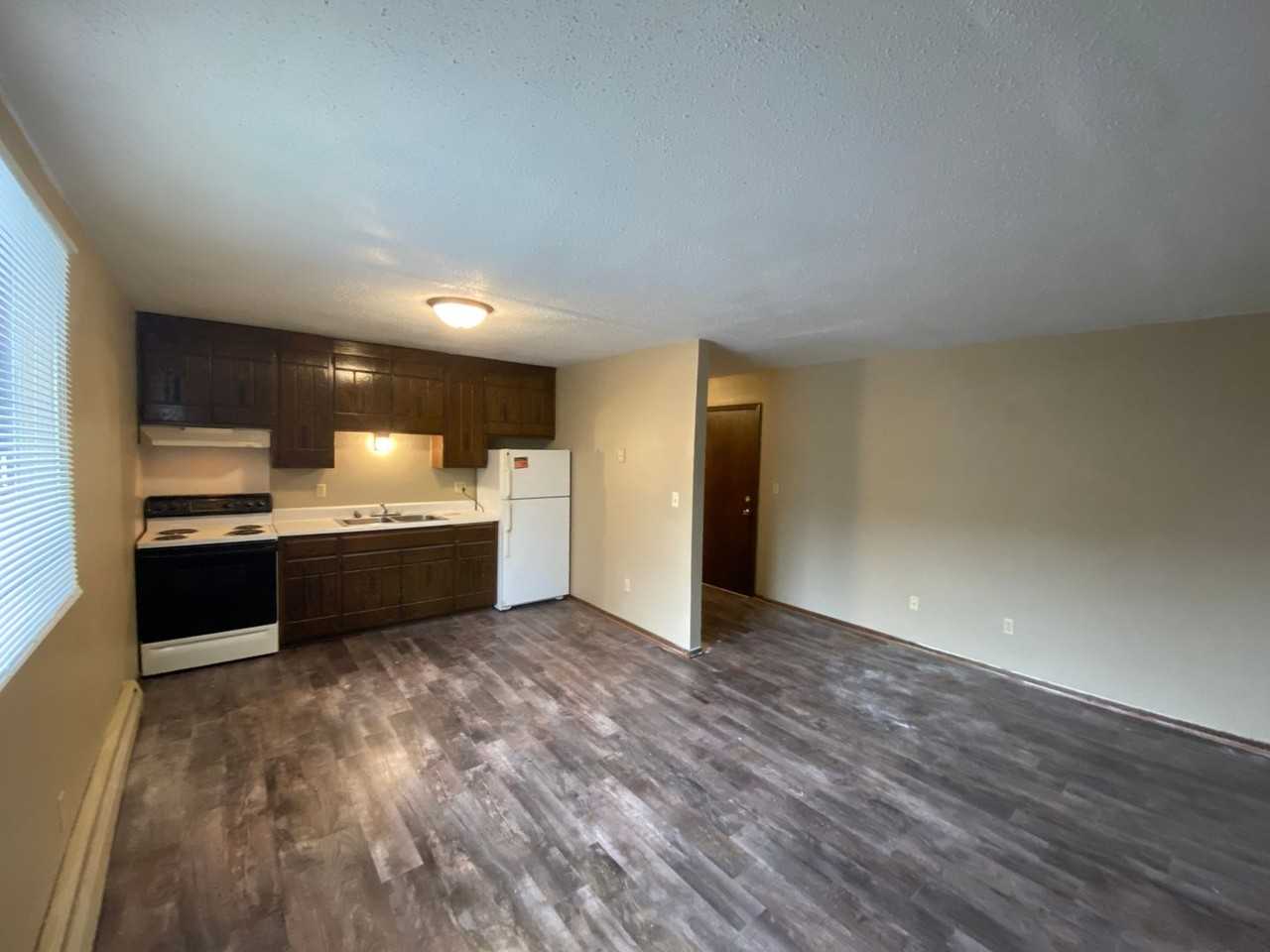 41 Arlington Ave West - Photo 3 of 40