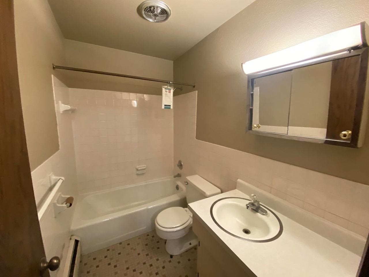 41 Arlington Ave West - Photo 7 of 40