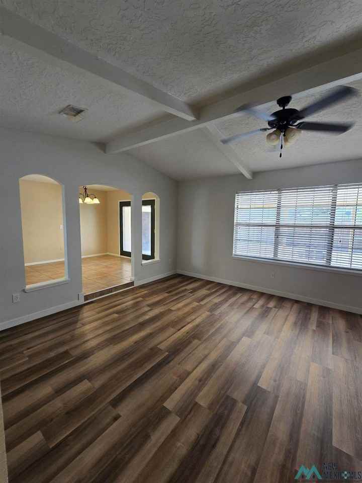 309 Chanticleer Pl - Photo 3 of 25