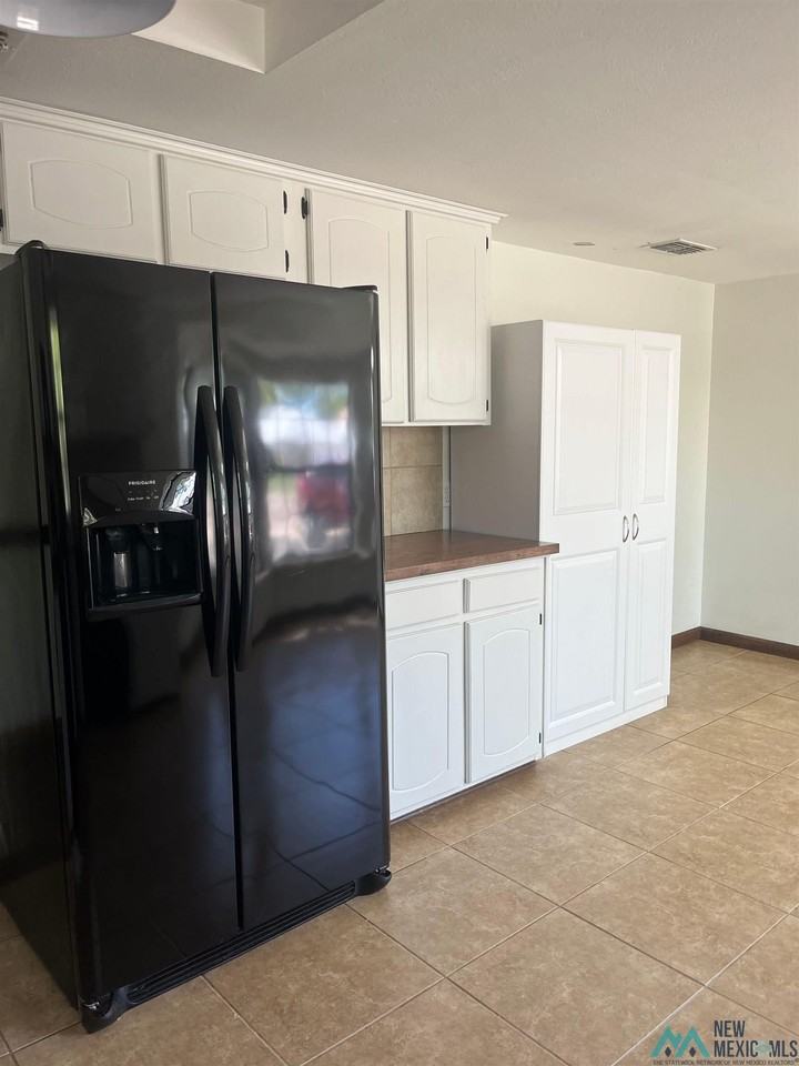 1712 Windsor Way - Photo 6 of 12