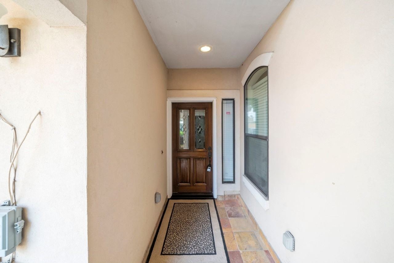 5329 Egbert St - Photo 2 of 19