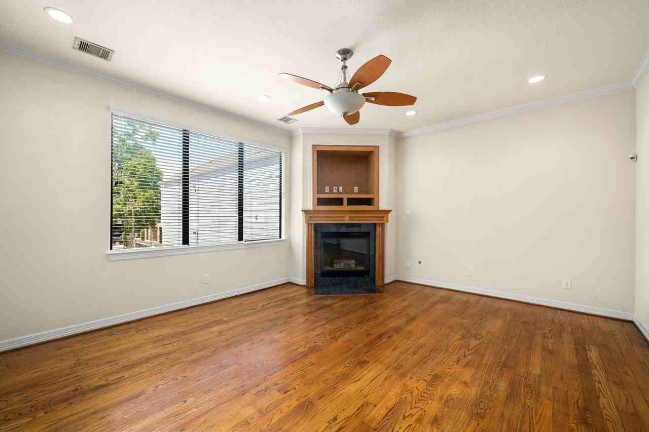 5329 Egbert St - Photo 6 of 19