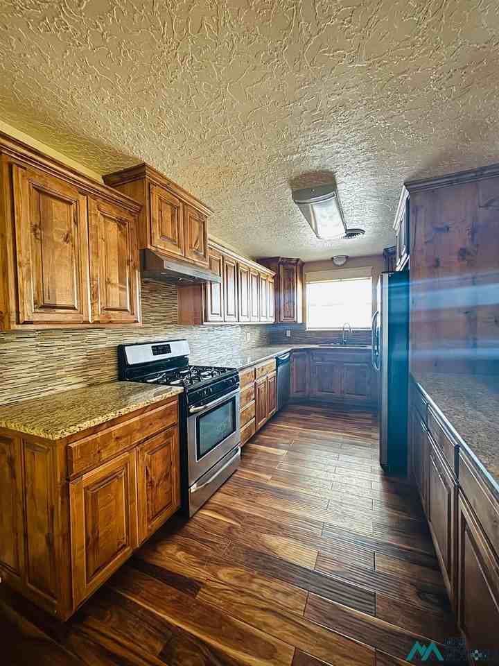 1317 Stratford Ln - Photo 5 of 12