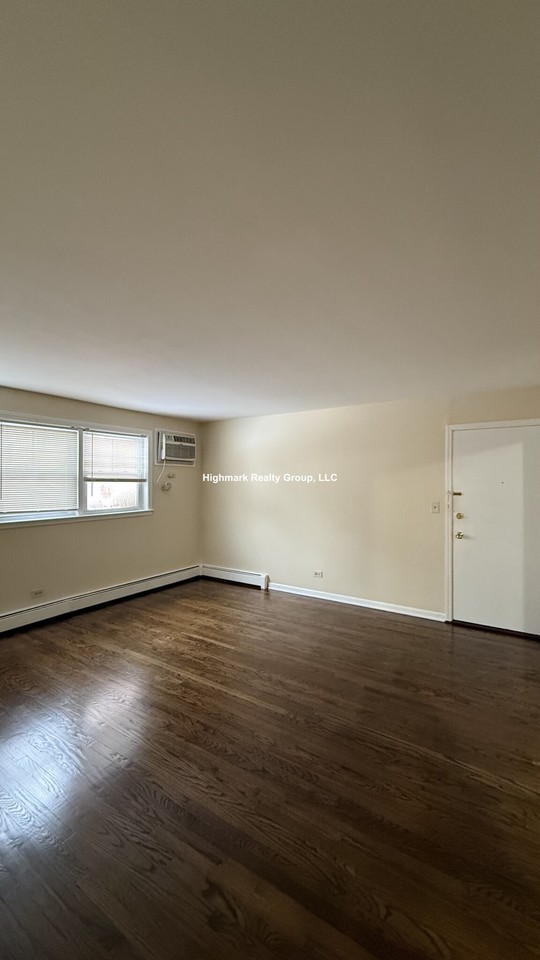 628 N Lincoln Ave #103 - Photo 7 of 9