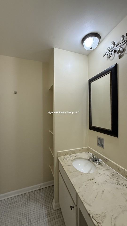 628 N Lincoln Ave #103 - Photo 4 of 9