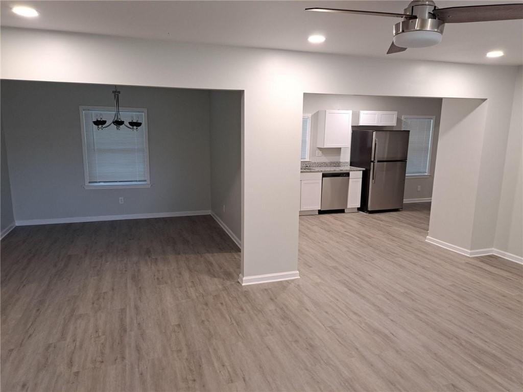 700 Lynn Cir Sw - Photo 3 of 18