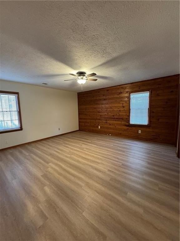 3599 Ridge Rd Se - Photo 4 of 27