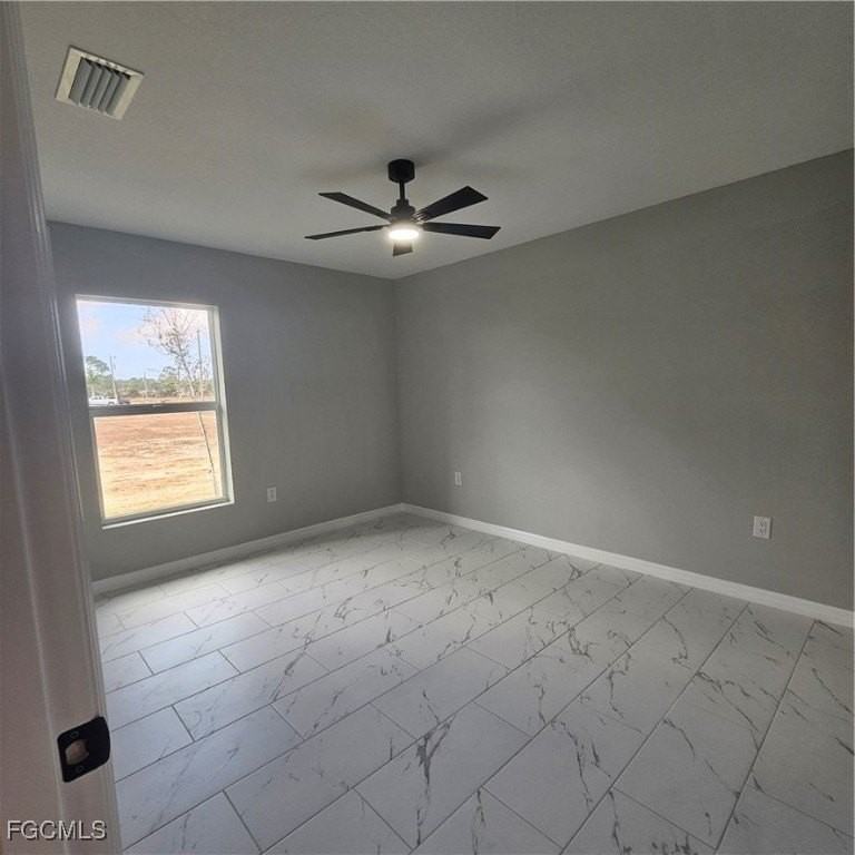 1010 Ne 34th Ln - Photo 5 of 18