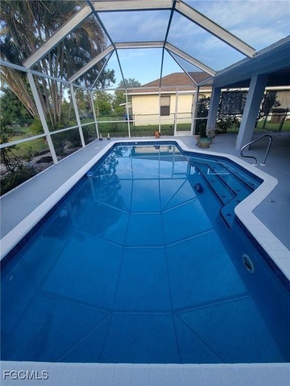 2505 6th St W - Photo 2 of 41