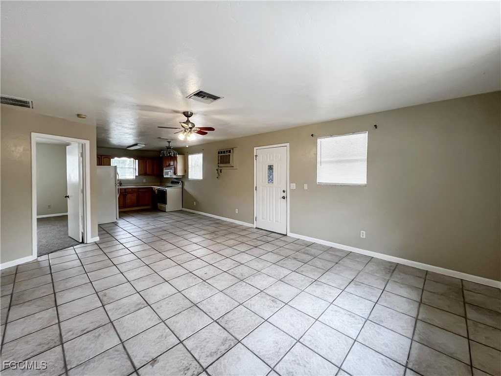 27917 Washington St - Photo 5 of 20