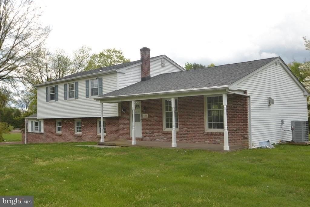 1436 E Lamplighter Ln - Photo 3 of 38