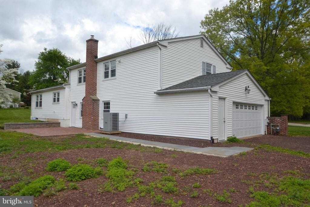 1436 E Lamplighter Ln - Photo 4 of 38