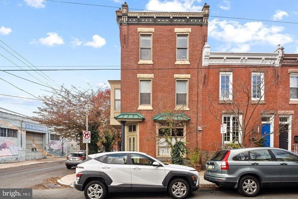 846 N Lecount St - Photo 2 of 29