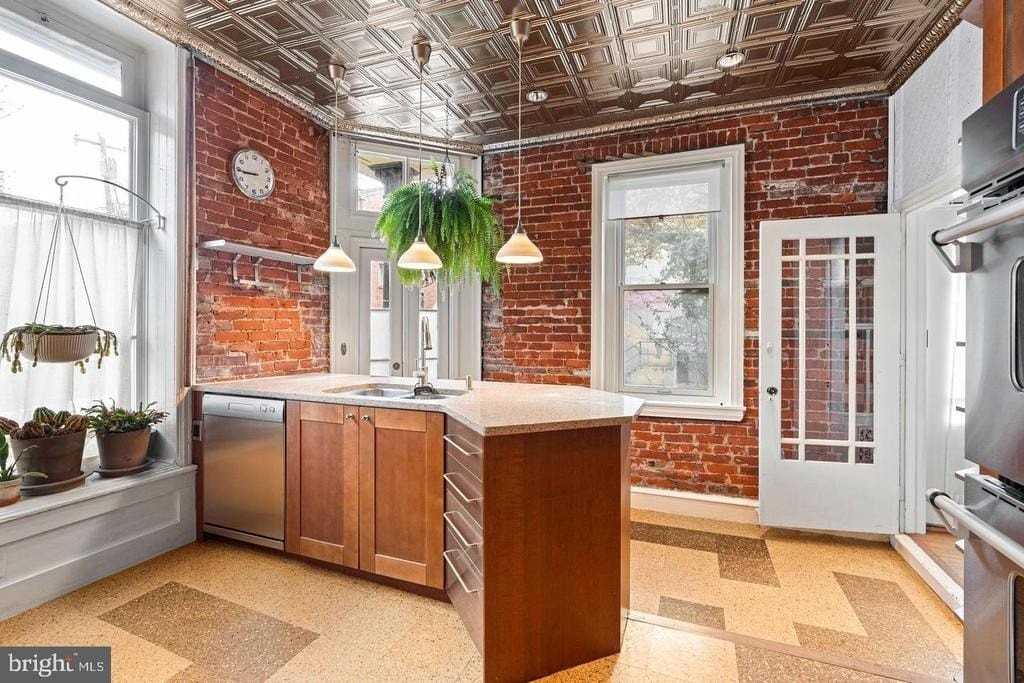 846 N Lecount St - Photo 5 of 29