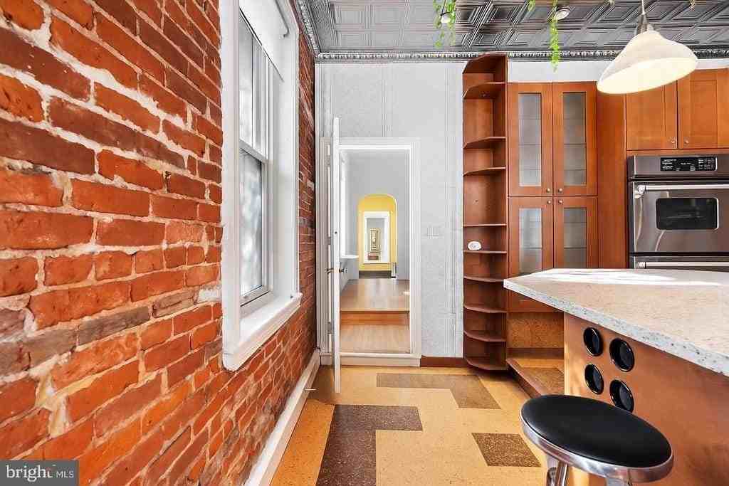 846 N Lecount St - Photo 7 of 29