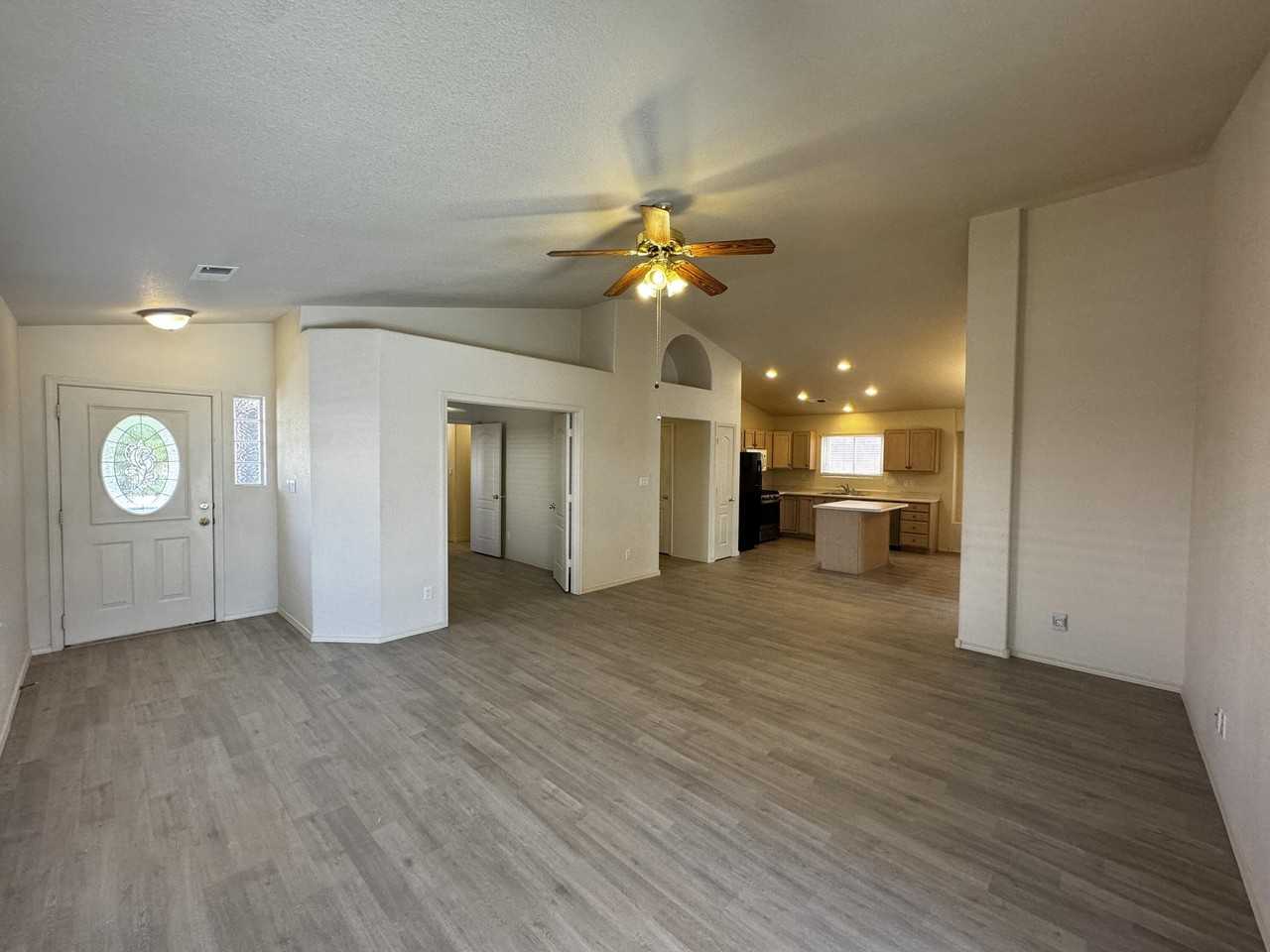 7152 Elk Creek Rd Ne - Photo 5 of 37