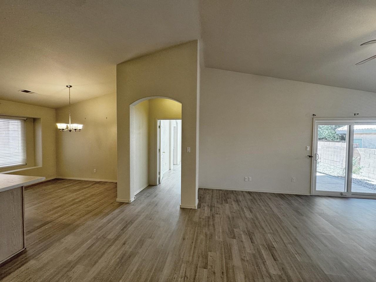 7152 Elk Creek Rd Ne - Photo 7 of 37