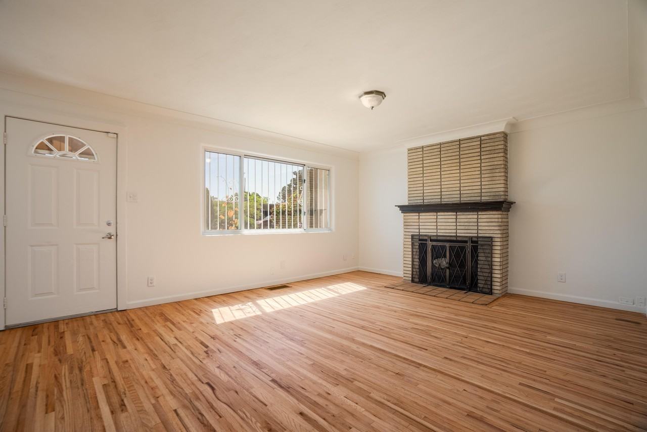 425 Graceland Dr Se - Photo 2 of 23