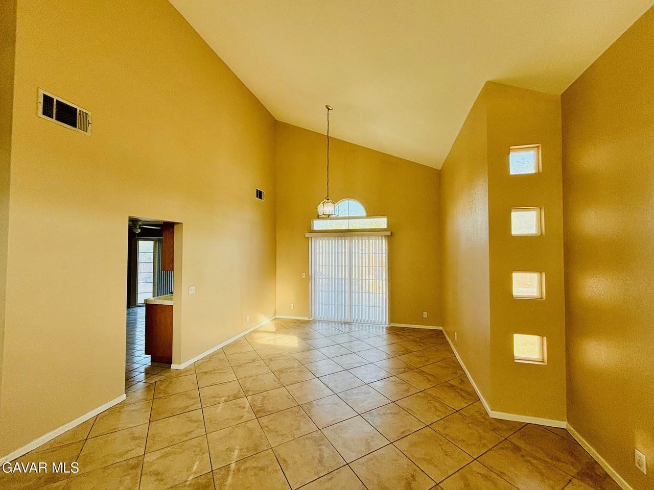 36512 Summerholly Cir - Photo 3 of 16