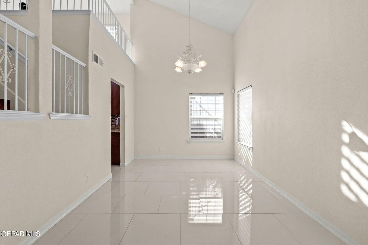 1425 Rainbow Ridge Dr - Photo 7 of 50