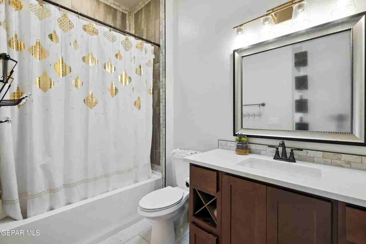 12249 Biddleston Dr - Photo 3 of 22